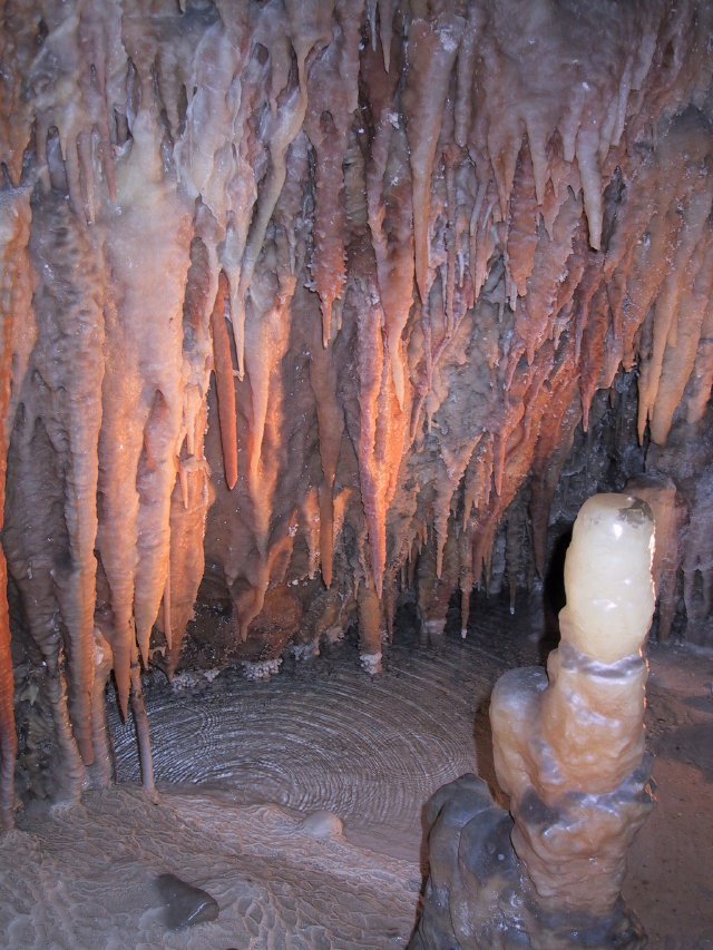 Jillabenan cave, inside