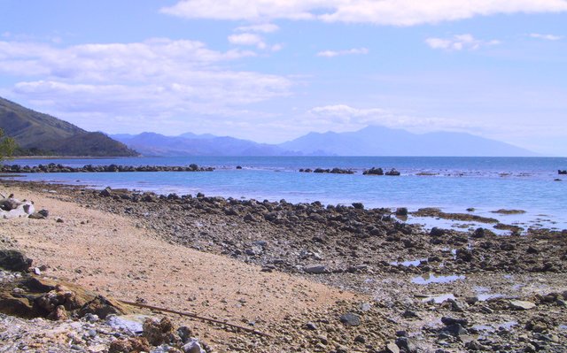 Given that the whole island is surrounded by a lagoon, many beaches are rocky.