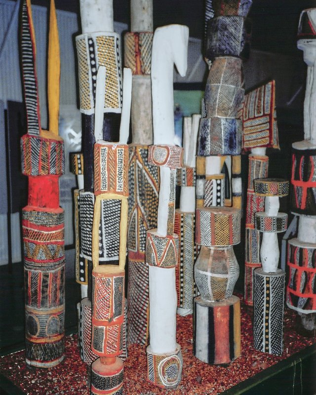 More pukumani poles