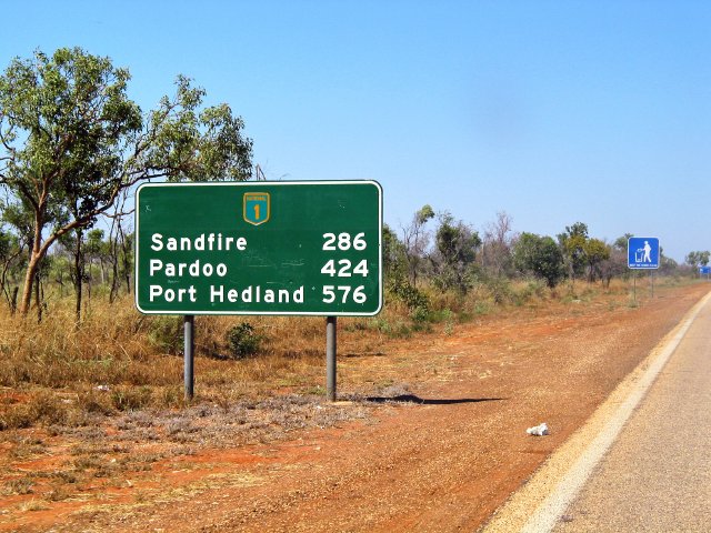 10:26am: Mileage to Port Hedland is 576km