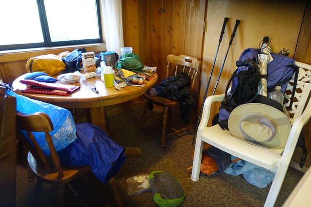 PCT.  Trail cruft explosion in the room