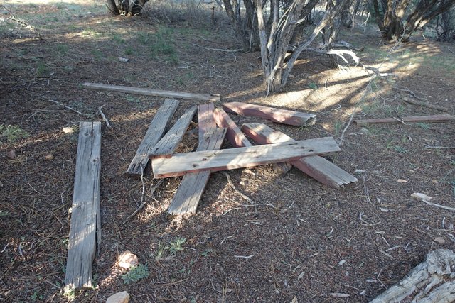 Disappointing picnic table, m276