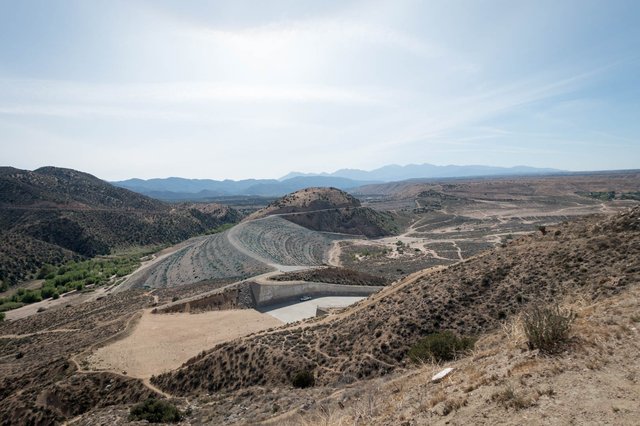 Mojave Dam, m312