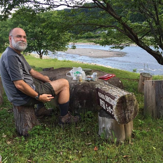 Beverages by the river in Chikatsuyu