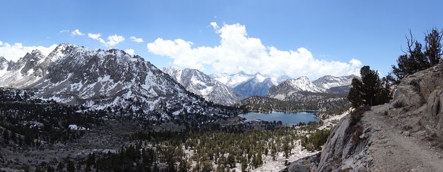 Kearsarge Pass trail above Bullfrog Lake