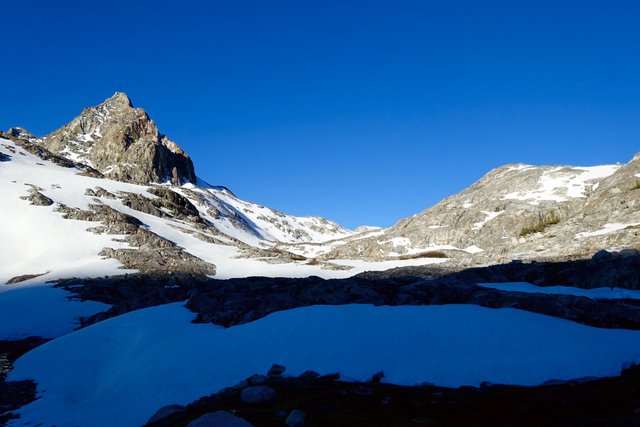 Lake below (east of) Muir Pass, m837