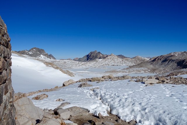 Descent, west of Muir Pass, m838