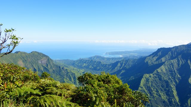 Kilohana overlook over Hanalei Bay