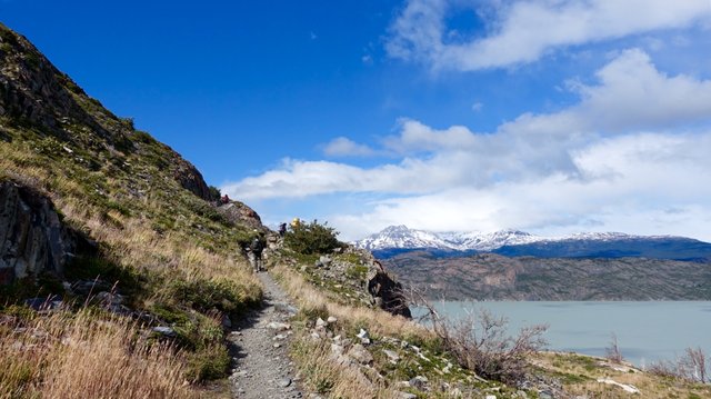 Trail along the lake