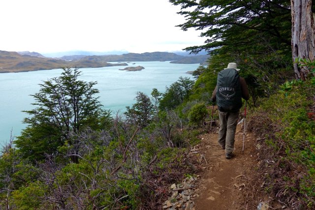 Hiking above Lago Nordenskjöld