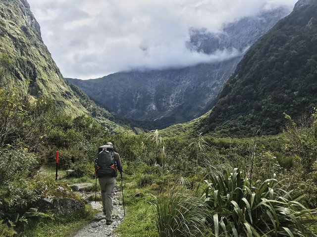 Head of the valley, below Mackinnon Pass