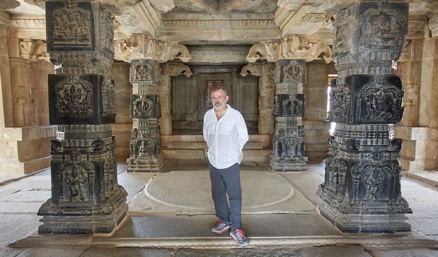 Hazararama temple interior