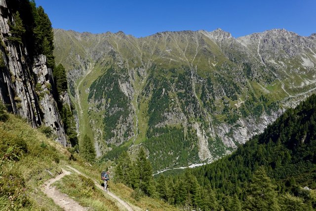 Down to the Chalet du Glacier (and across to the Fenestre trail, hell no)