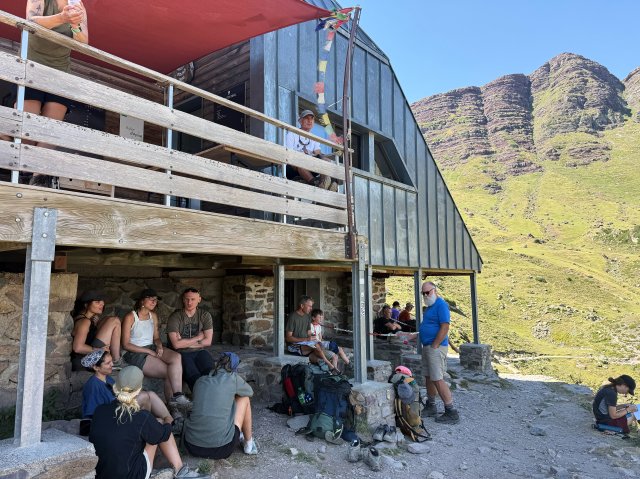 The crowd at the refuge
