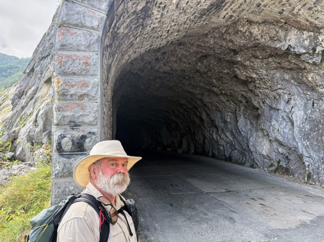 Tunnel maw