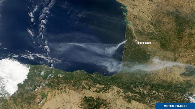 Smoke blowing around (we are in the lower right mountains)
